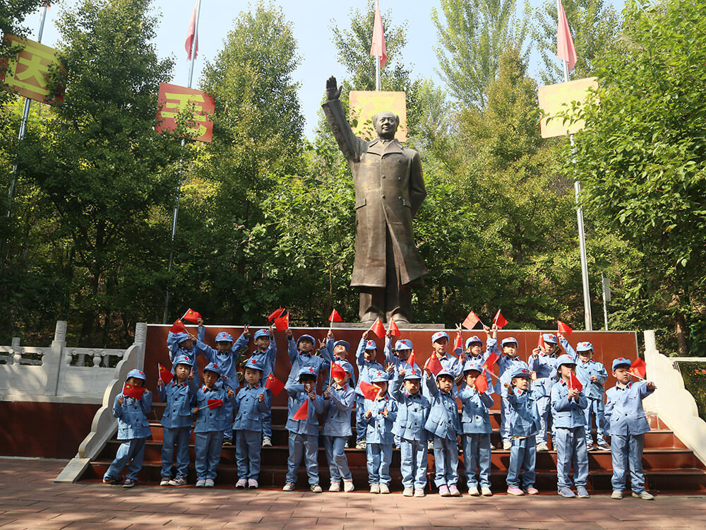 毛澤東雕像紅(hóng)色教育園：重溫入黨誓詞，接受心靈的洗禮！
