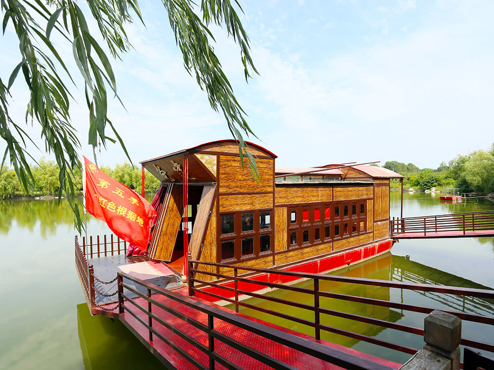模拟嘉興南(nán)湖中共“一大(dà)”紅(hóng)船(chuán)：學習“紅(hóng)船(chuán)精神”，不忘初心，牢記使命。